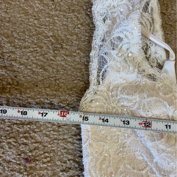 David Bridals Beautiful Lace Beaded Ivory Wedding Dress With Train Sz 4 - Picture 15 of 16